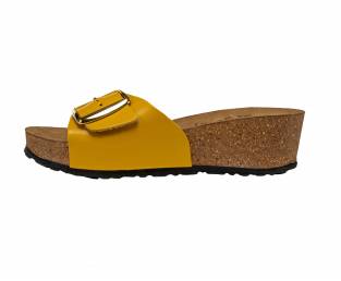 Women's slippers, Yellow